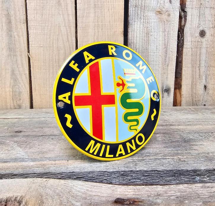 Alfa Romeo Milano, Verzamelen, Merken en Reclamevoorwerpen, Verzenden