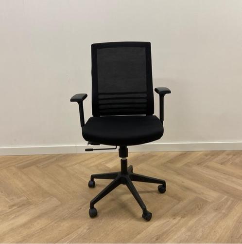 SA Möbler Ergonomische bureaustoel, zwarte stoffering en, Zakelijke goederen, Kantoor en Winkelinrichting | Kantoormeubilair en Inrichting