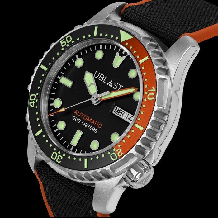 Ublast - Submerged 30 ATM - REF.UBSBM40CBKO - Rubber Strap -, Handtassen en Accessoires, Horloges | Heren