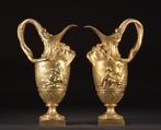 Vases décoratifs / Aiguières en bronze doré - avec, Antiquités & Art