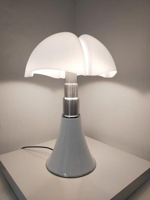 Martinelli Luce - Gae Aulenti - Tafellamp - Vleermuis 620 -, Antiek en Kunst, Antiek | Verlichting