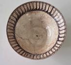 Islamic Nishapur glazuren aardewerkkom - Midden-Oosten - 10e