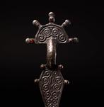 Europe Fibule mérovingienne en argent - 11 cm