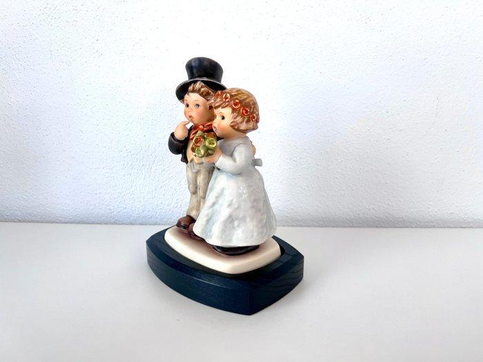 Goebel - Beeldje - M.I. Hummel HUM 2003 - Hochzeit *Dearly, Antiek en Kunst, Curiosa en Brocante