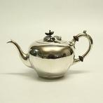 Elegante theepot met handgemaakt florale afbeelding - 1878 -
