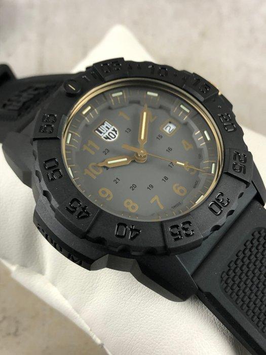 Luminox - Navy Seal - XS.3508.GOLD - Heren - 2020+, Handtassen en Accessoires, Horloges | Heren