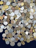 Wereld. Lot mit 400 Stück Münzen (Zonder Minimumprijs), Postzegels en Munten