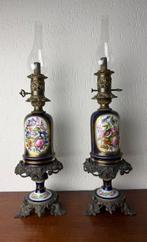 Olielamp (2) - Brons, other - Twee olielampen H. 70 cm