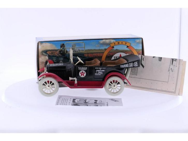 Schaal 1:25 ERTL Maxwell Touring car #2426 (Automodellen), Hobby en Vrije tijd, Modelauto's | Overige schalen, Zo goed als nieuw