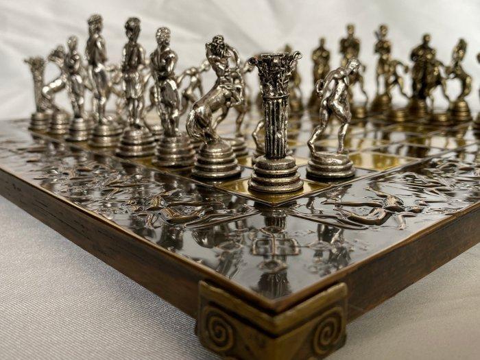 Schaakspel - Vintage Grieks troepen spel uitgevoerd in, Antiek en Kunst, Curiosa en Brocante