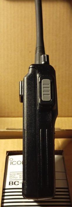 ICOM IC A4E VHF-transceiver A. - 2000-2010, Antiek en Kunst, Antiek | Wandborden en Tegels