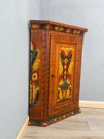 Zweedse volkskunst hoekhangkast - Armoire - Bois