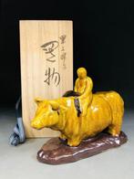 Kutani yaki  - Isokichi Asakura  - Beeldje - Cow, Antiek en Kunst
