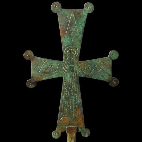 Romain tardif / protobyzantine Bronze Grande croix, Antiek en Kunst, Antiek | Overige Antiek