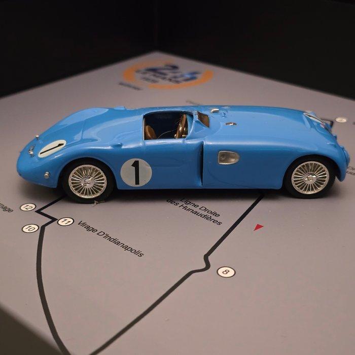 Artwork - Bugatti - Bugatti 57C TANK winner of 1939 24h, Hobby en Vrije tijd, Modelauto's | 1:5 tot 1:12