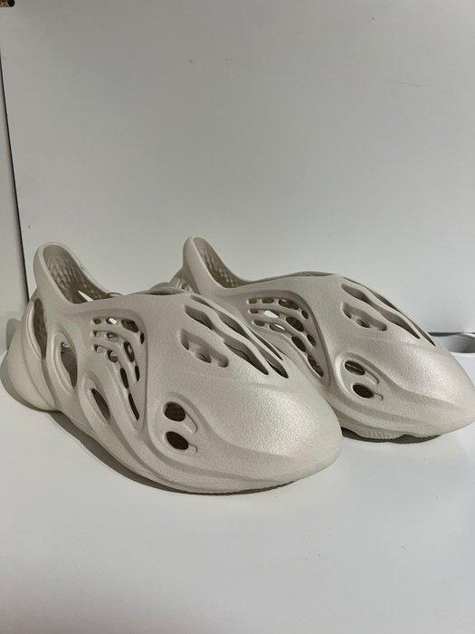 Adidas - YZY FOAM RNR - Sneakers - Maat: EU 44.5 - Nieuw met, Vêtements | Hommes, Chaussures