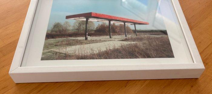 Eric Tabuchi - Station #1-Twentysix abandoned gas stations, Antiek en Kunst, Kunst | Designobjecten