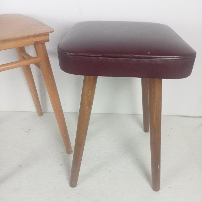 Tabouret - Hêtre - Deux petits tabourets vintage., Antiek en Kunst, Kunst | Designobjecten