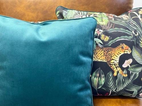 Esotisme Sauvage : Paire de Taies en Velours avec Léopard, Antiek en Kunst, Curiosa en Brocante
