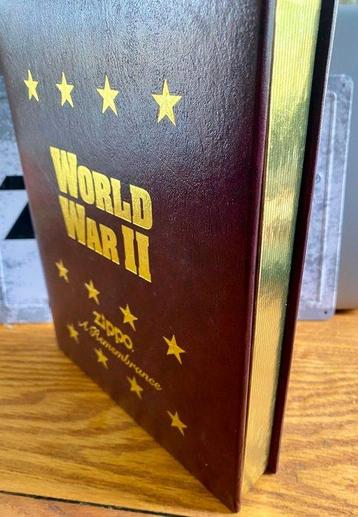 Zippo - MAGNIFIQUE ET RARE COFFRET LIVRE ZIPPO - 4 ZIPPO beschikbaar voor biedingen