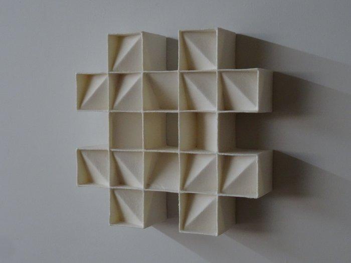 Hans Meeuwsen - Reliëf, 2025 - 53 Witte hashtag,, Antiek en Kunst, Kunst | Designobjecten