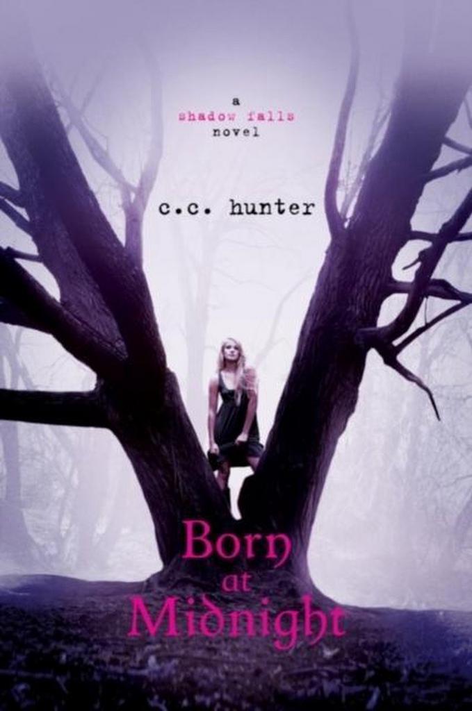 Born At Midnight 9780312624675 C C Hunter, Livres, Langue | Anglais, Envoi