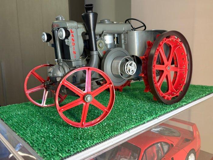 Hachette 1:8 - Modelauto (2), Hobby en Vrije tijd, Modelauto's | 1:5 tot 1:12