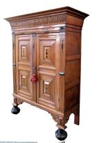 Kast - 17de eeuwse Gelderse Kussenkast - eikenhout