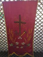Voile religieux avec des symboles de la Passion du Christ -