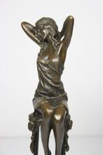 sculptuur, Bronze sculpture Young Lady on Barstool - 27 cm