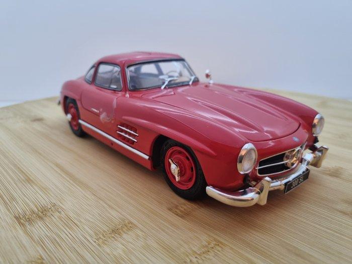 Schuco 1:18 - Modelauto - Mercedes 300SL Coupe W198 Gullwing, Hobby en Vrije tijd, Modelauto's | 1:5 tot 1:12