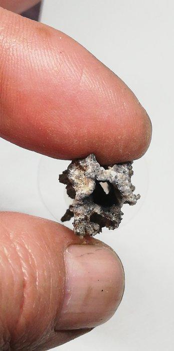 6 FULGURITES (Bliksemslag). Léchateliérite. (Zonder, Collections, Minéraux & Fossiles