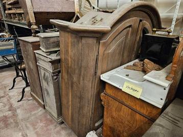 Stuks diverse antiek meubilair (32x) beschikbaar voor biedingen