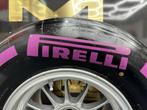 Pneu complet sur la roue - Pirelli - Tire complete on wheel