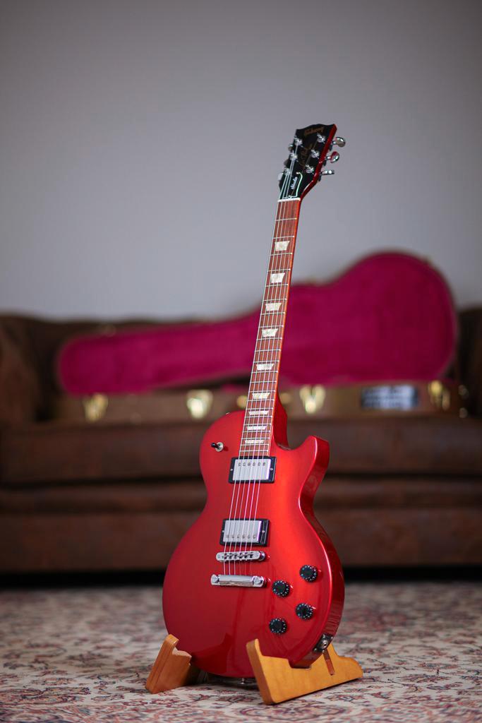 Gibson Nitrious Les Paul Studio 2012 | Orange Glow, Musique & Instruments, Instruments à corde | Guitares | Électriques, Envoi