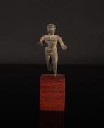Oud-Romeins, Keizerrijk Bronzen figuur van een naakte man,