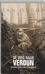 De weg naar Verdun 9789041406620 I. Ousby, Boeken, Verzenden, Gelezen, I. Ousby