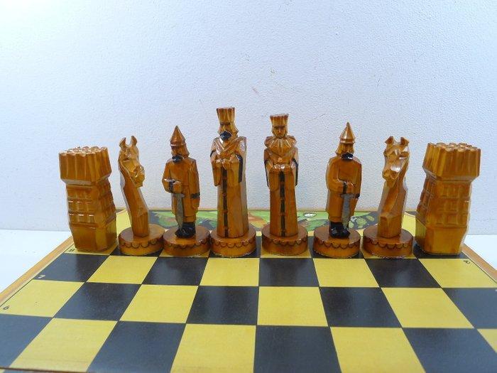 Geant jeu déchecs en bois avec echiquier decors peint a la, Antiek en Kunst, Curiosa en Brocante