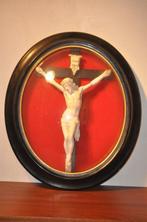 Antiek Crucifix - pijpaarde, glas, hout - Early 20th century, Antiek en Kunst