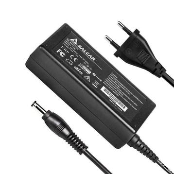 Adapter 12-volt 8 ampére beschikbaar voor biedingen