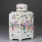 Gedeckte vaas - Famille Rose - Merk - Porselein - China -, Antiek en Kunst