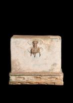 Oud-Chinees, Ming-dynastie Terracotta Kist met een deksel