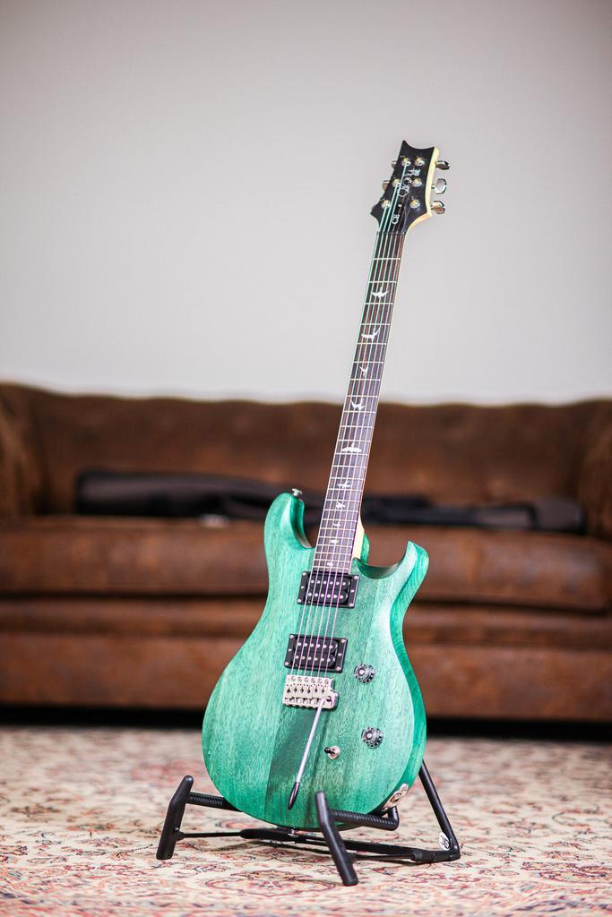 PRS SE CE 24 Standard | Satin Turquoise, Musique & Instruments, Instruments à corde | Guitares | Électriques, Envoi