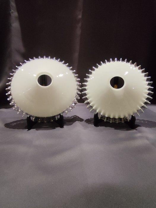 Lamp ornament (2) - Paar antieke lampenkappen van opaalglas, Antiek en Kunst, Curiosa en Brocante