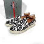 Prada - Loafers - Maat: Shoes / EU 40, UK 6