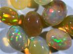 Ct. 7.40 Natuurlijke Ethiopische Opalen - Cabochon - Hoogte:, Verzamelen, Mineralen en Fossielen