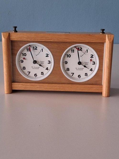 Schaakklok- H. Koopman - Schaakspel - Hout, Antiek en Kunst, Curiosa en Brocante
