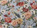 Bloemige elegantie: Gobelin met reigers en pioenrozen op een