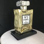 Norman Gekko - BIG Crushed Chanel N.5 Gold Edition, Antiek en Kunst