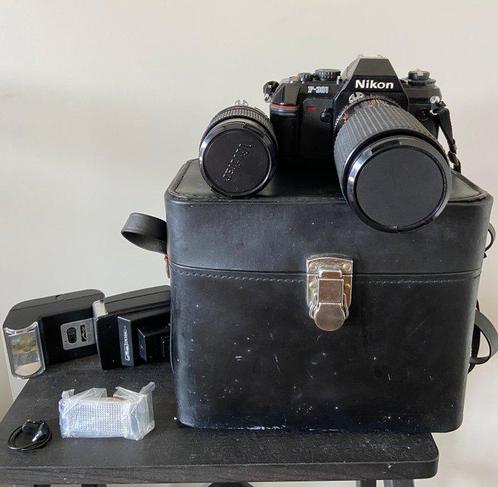 Nikon F-301 + Vivitar TelePhoto 135mm + Sirius Auto Zoom, Audio, Tv en Foto, Fotocamera's Analoog